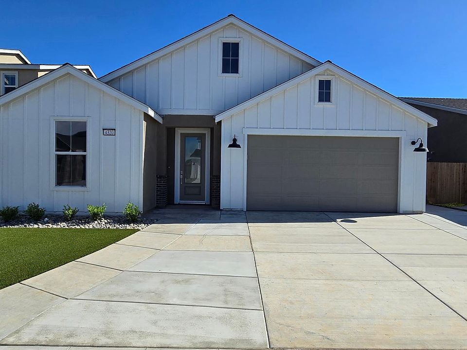 Low-maintenance front yard