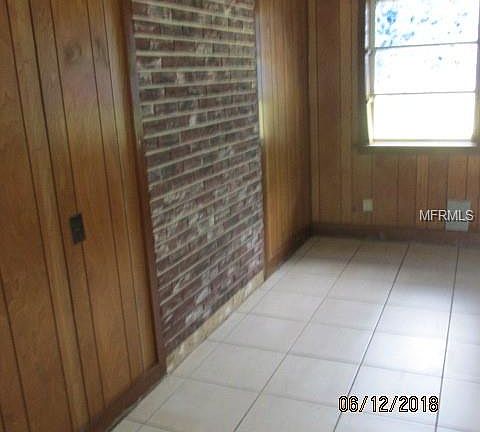 3rd image of 815 Marion Dr