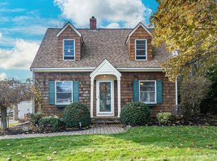 6 Burley St, Danvers, MA 01923