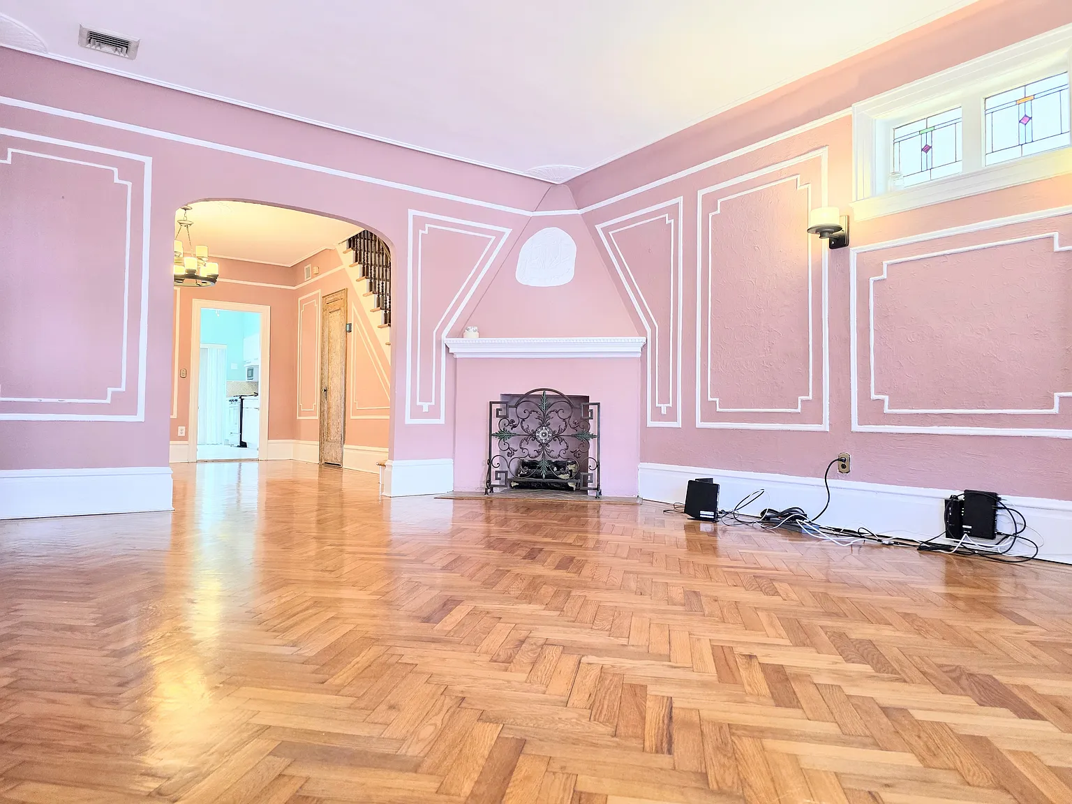 1752 Coleman Street — Photo 2