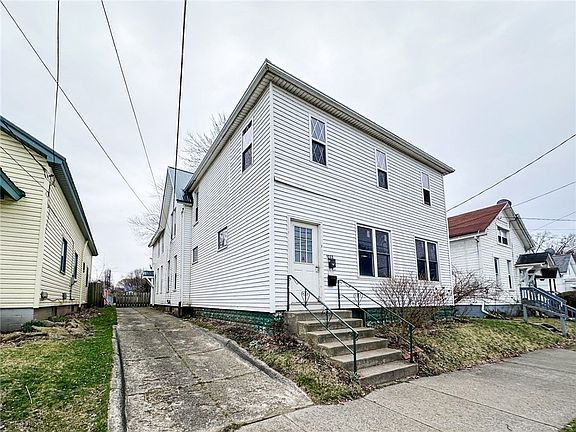 2nd image of 1033 W 4th St