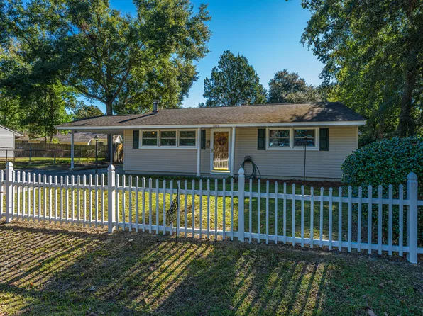 1236 Hawthorne Cir, Hanahan, SC 29410