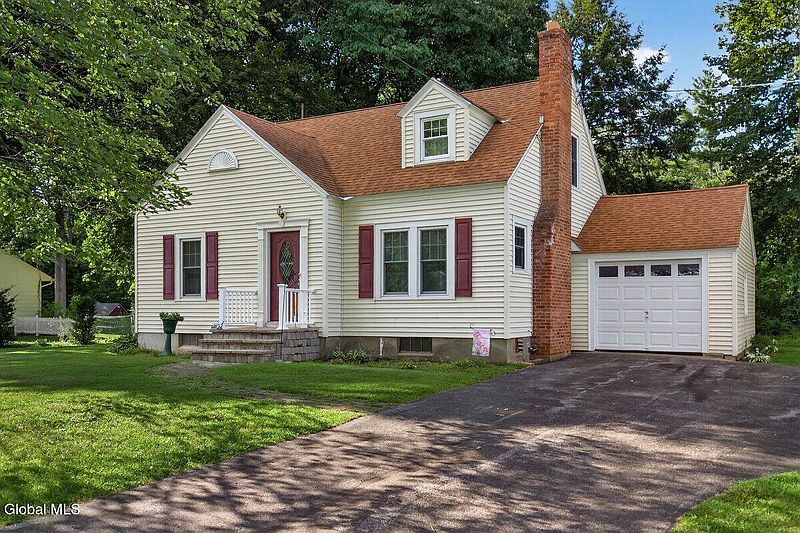 4th image of 180 Lake Hill Road