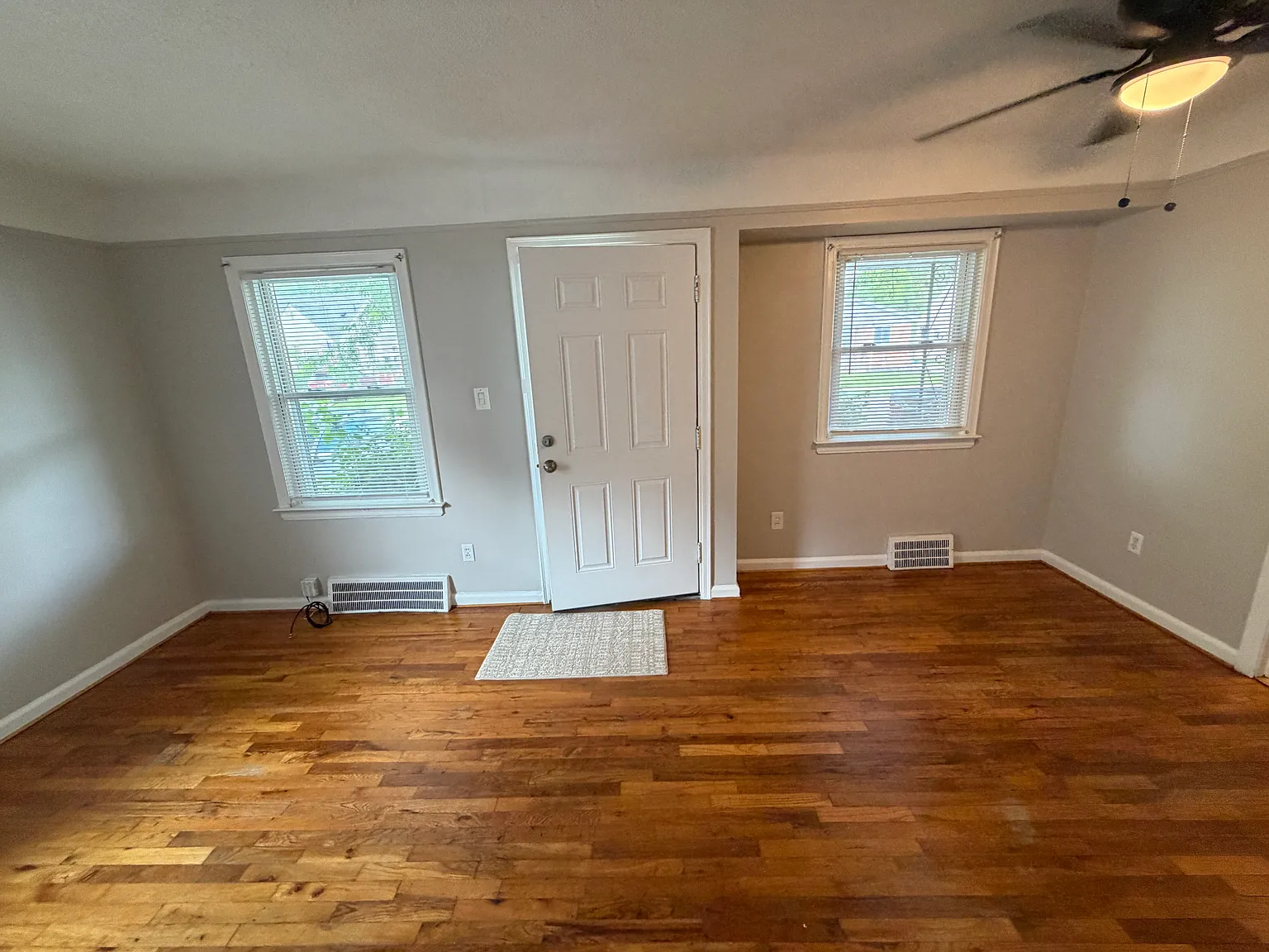 3 bed, 1084 sqft, $1,500 — Photo 4