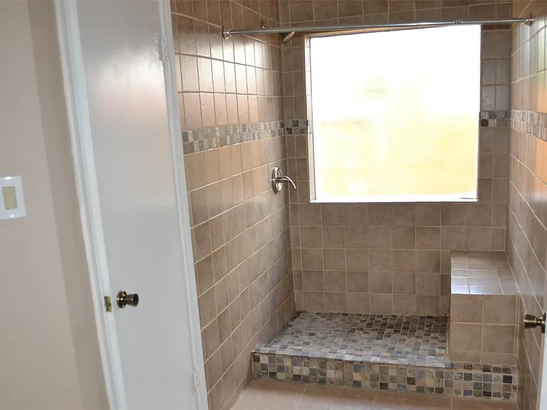 4203 Field Meadow Dr — Photo 6