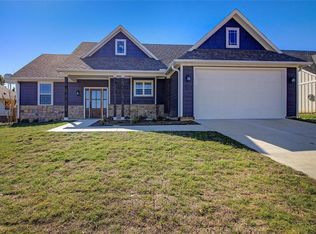107 Byrom Ct, Whitesboro, TX 76273