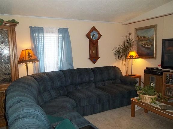 3rd image of 255 NW Golden Hills Dr Space 51