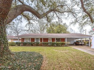 1110 Bristol Blvd, Ocean Springs, MS 39564