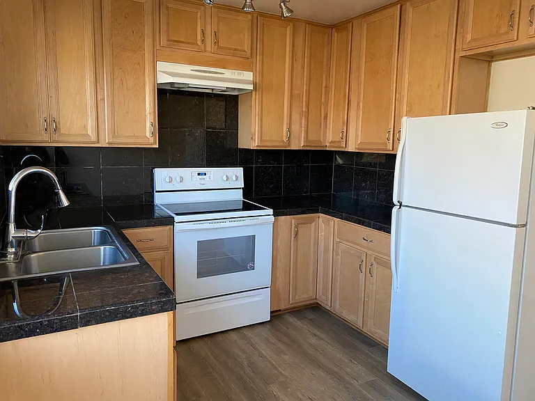1880 46th Ave #6 — Photo 1