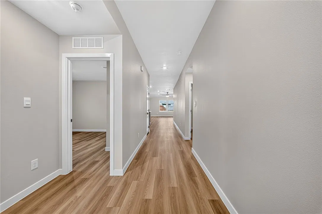 4 bed, 2.0 bath, 1783 sqft, $2,495 — Photo 4