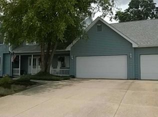 3714 Oakhurst Dr, Fort Wayne, IN 46815