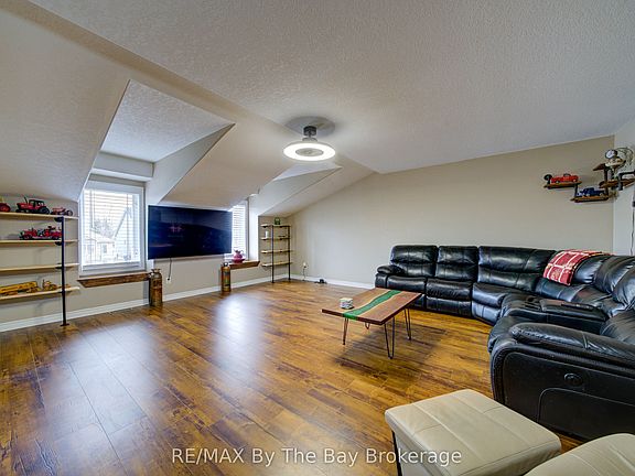 4th image of 229 Atkinson St