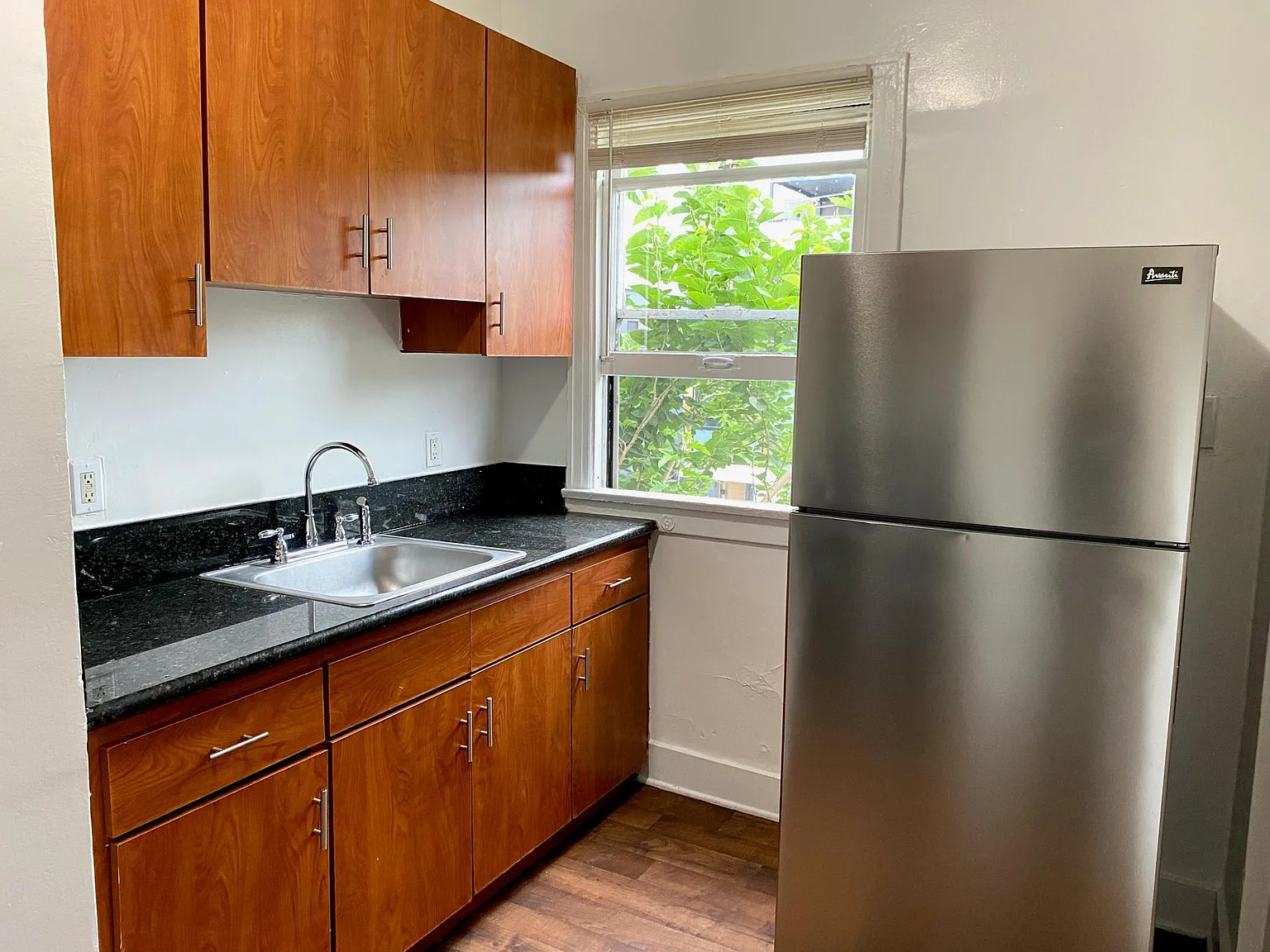 Studio, 500 sqft, $1,645 — Photo 2