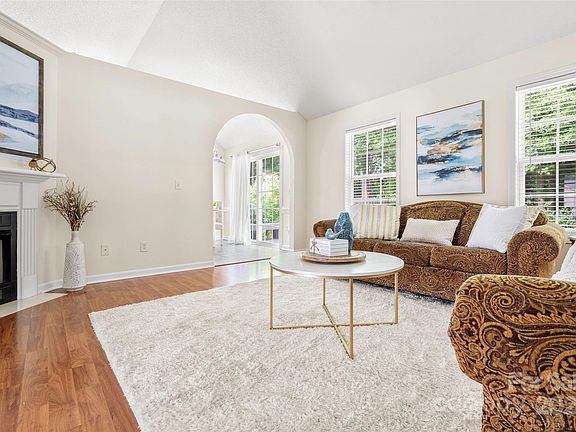 5th image of 789 Painted Lady Ct