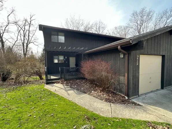 9412 Sherman Ln #301, North Royalton, OH 44133