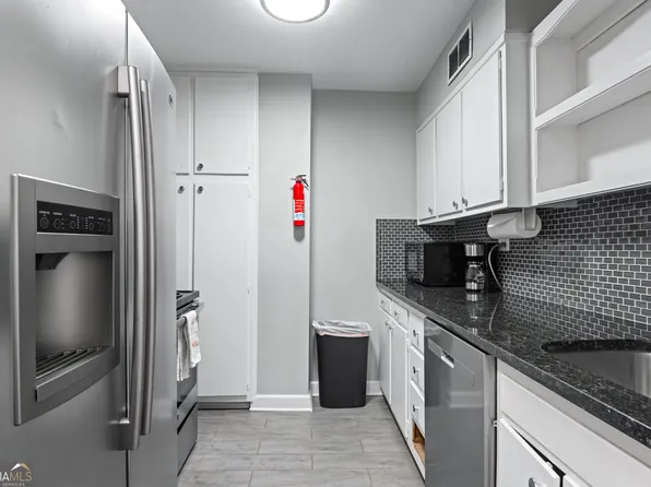 300 W Peachtree St NW Unit 23F, Atlanta, GA 30308