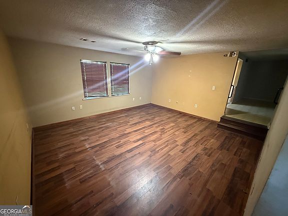 4th image of 3718 N High Way #1