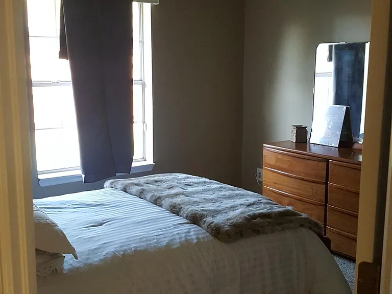 Guest bedroom West