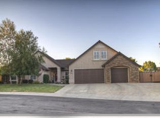 2652 Eel Dr, Redding, CA