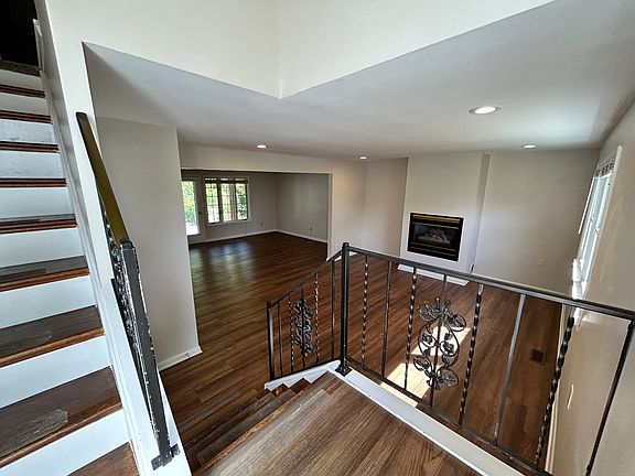 2nd image of 132 Kathleen Dr