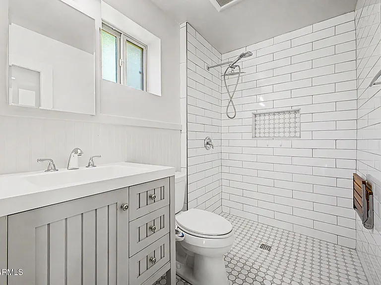 521 W Mariposa St #2 — Photo 14