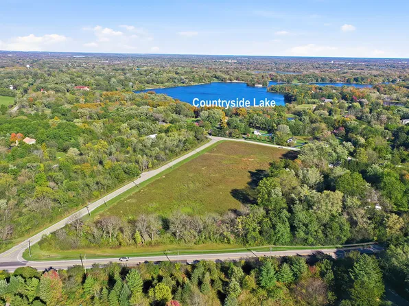 21707 W Lakeview Pkwy, Mundelein, IL 60060