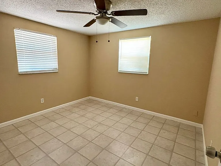 6707 Lenoir Dr — Photo 8