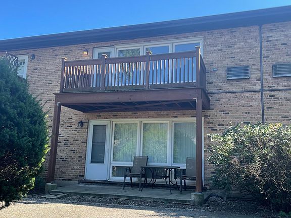 2nd image of 2200 Arbor Cir APT 22