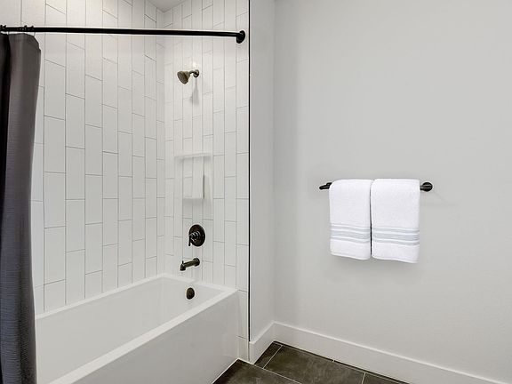 4th image of 2500 Longview St #513