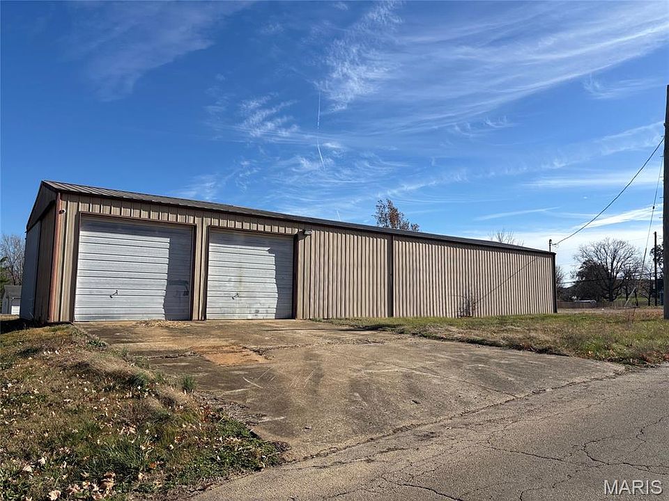 2nd image of 700 Jefferson St