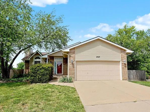 2929 N Parkwood Ct, Wichita, KS 67220