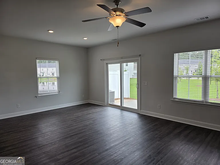 541 Governor Treutlen Cir — Photo 5