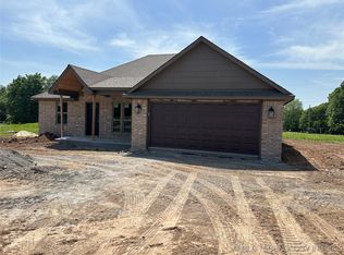 2060 Everly Dr, Tahlequah, OK 74464