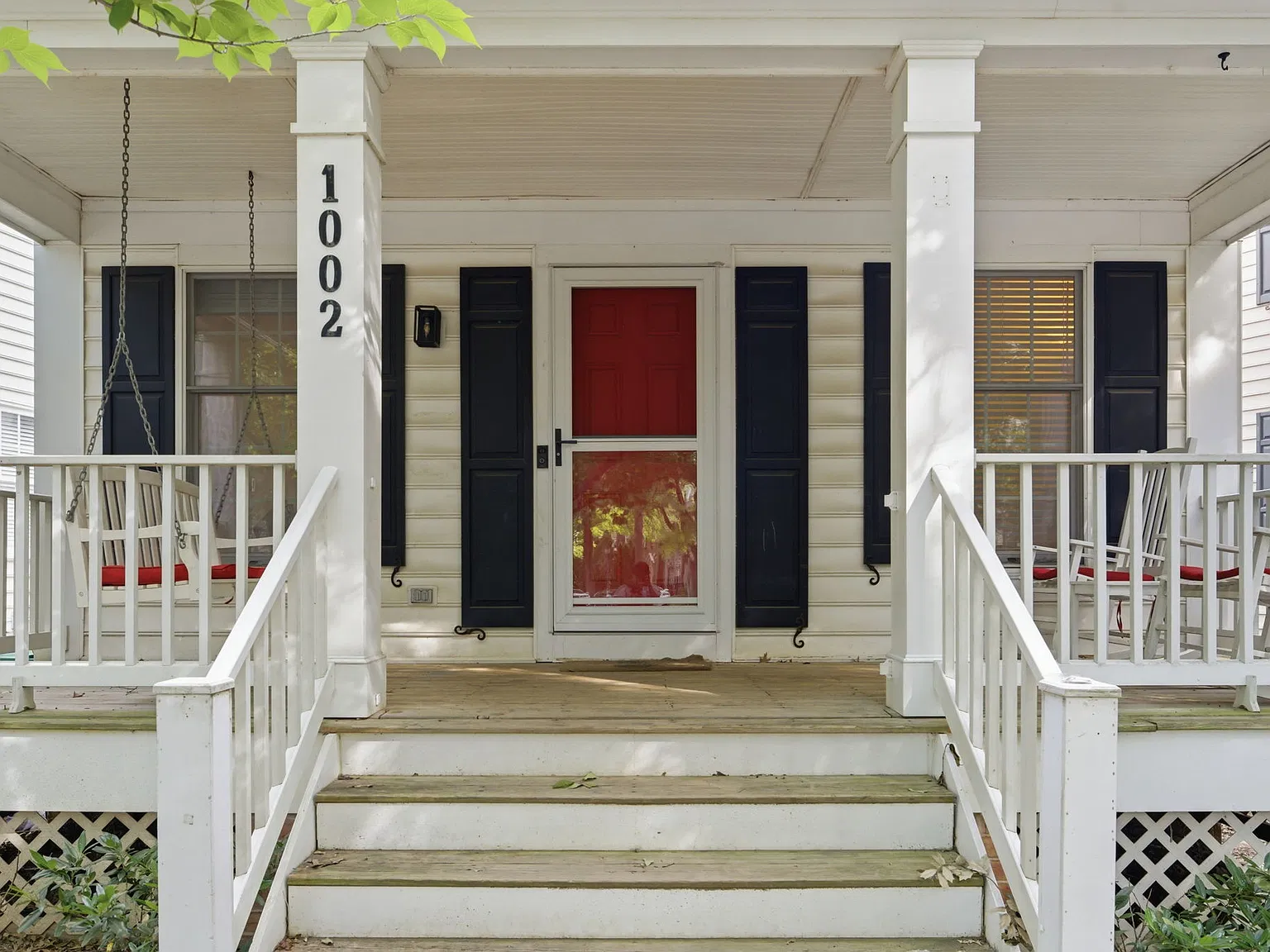3 bed, 3.5 bath, 2050 sqft, $4,000 — Photo 2