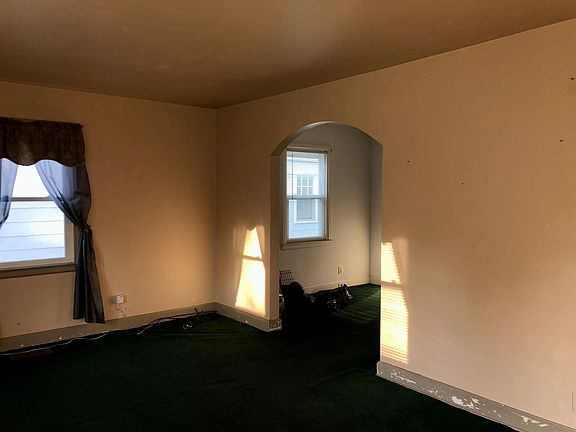 4th image of 214 Sequoia Dr