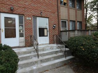 157 School St APT C, East Hartford, CT 06108