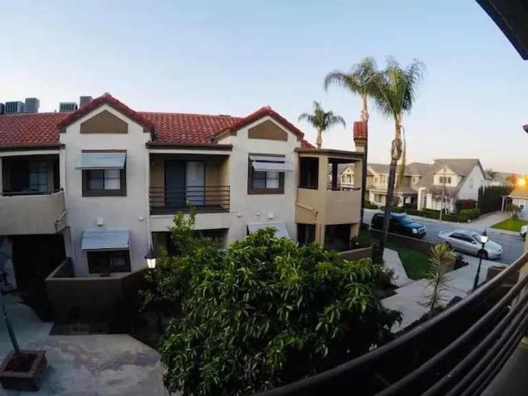 Laurel Apartments — Photo 10