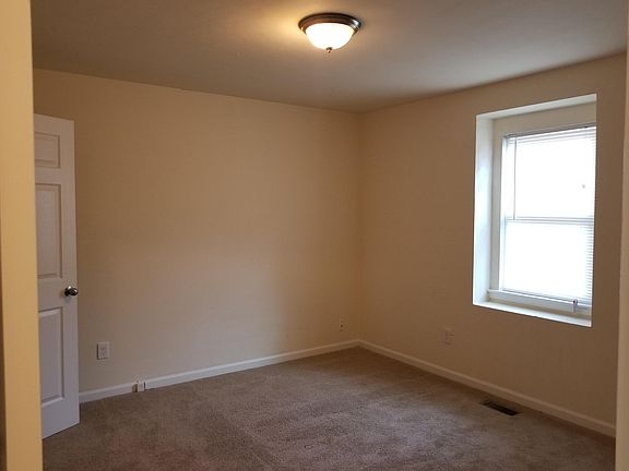 4th image of 1406 Lois Ln