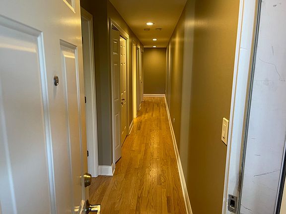 3rd image of 5941 W Corcoran Pl