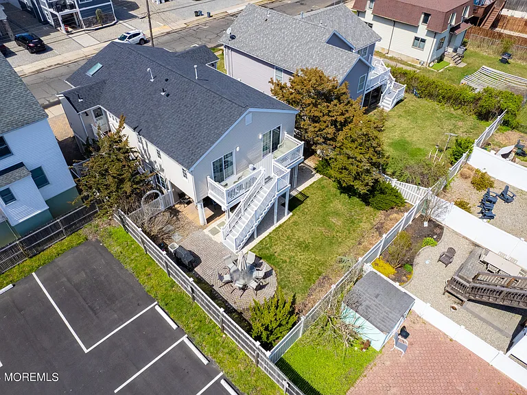 204 Randall Ave — Photo 26