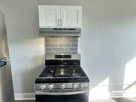 5th image of 288 4th Ave APT 301