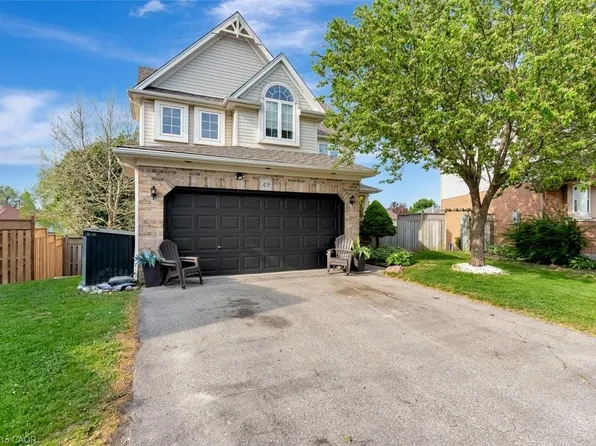 49 Small Ct, Cambridge, ON N1R 8M3