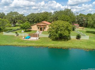 614 Lassman Rd, Goliad, TX 77963