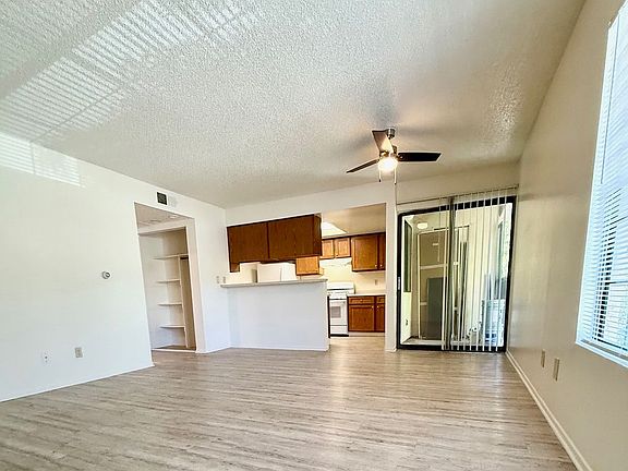 3rd image of 32 S Garden St APT 10