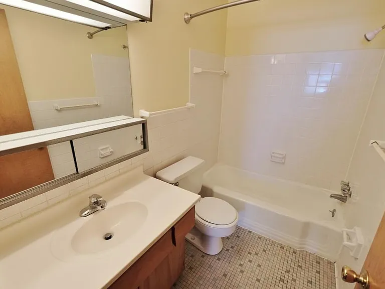 Rankin Apartments — Photo 12