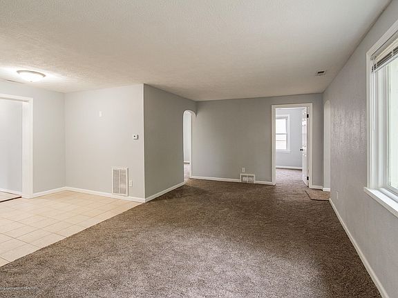 5th image of 3308 Westmont Ave