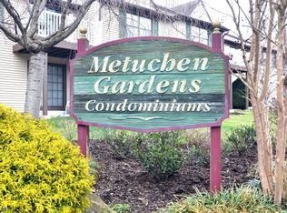 60-4 Prospect St, Metuchen, NJ 08840