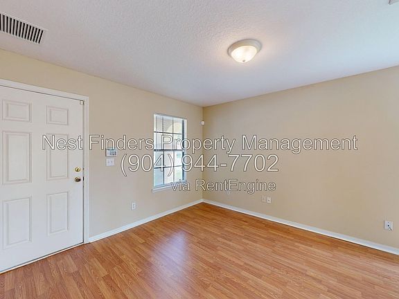 3rd image of 315 Redwood Ln
