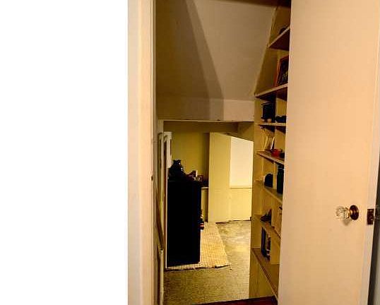 4th image of 69 S Robarts Dr