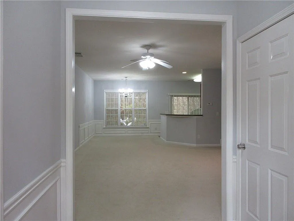3 bed, 2.5 bath, 1615 sqft, $2,150 — Photo 4